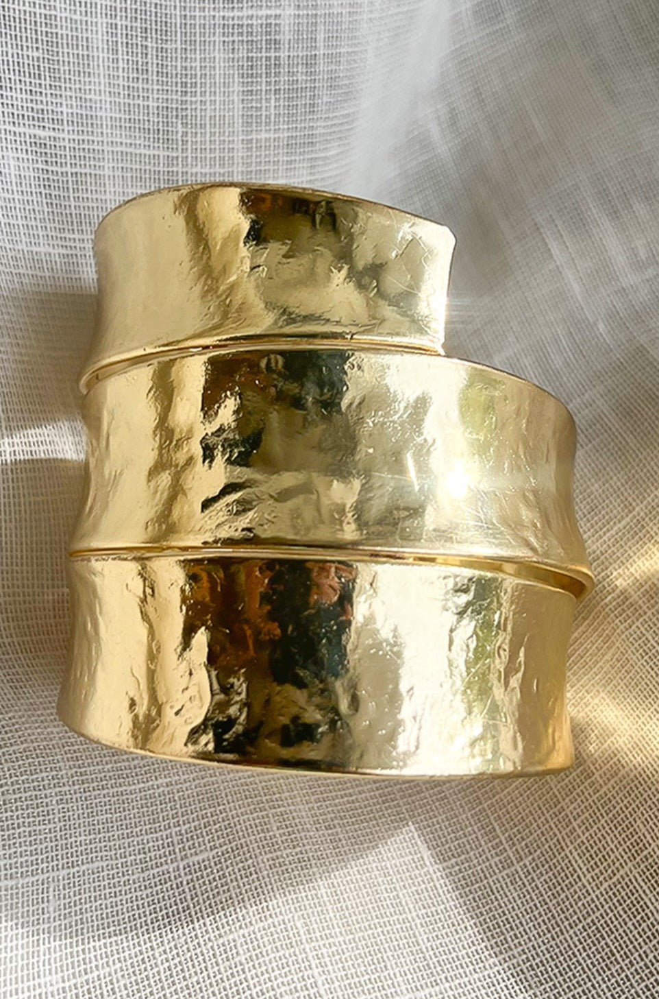 Golden Wave Hand Cuff