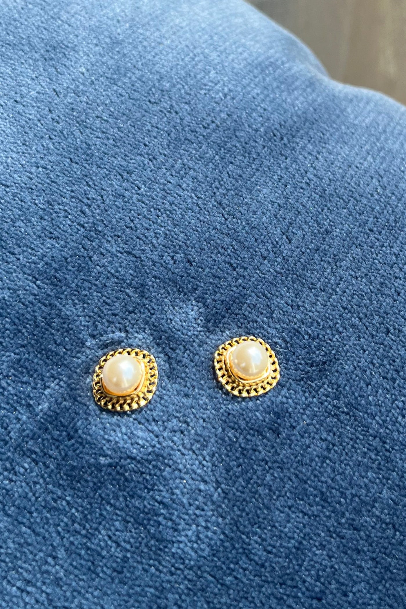 Golden Pearl Essence Studs