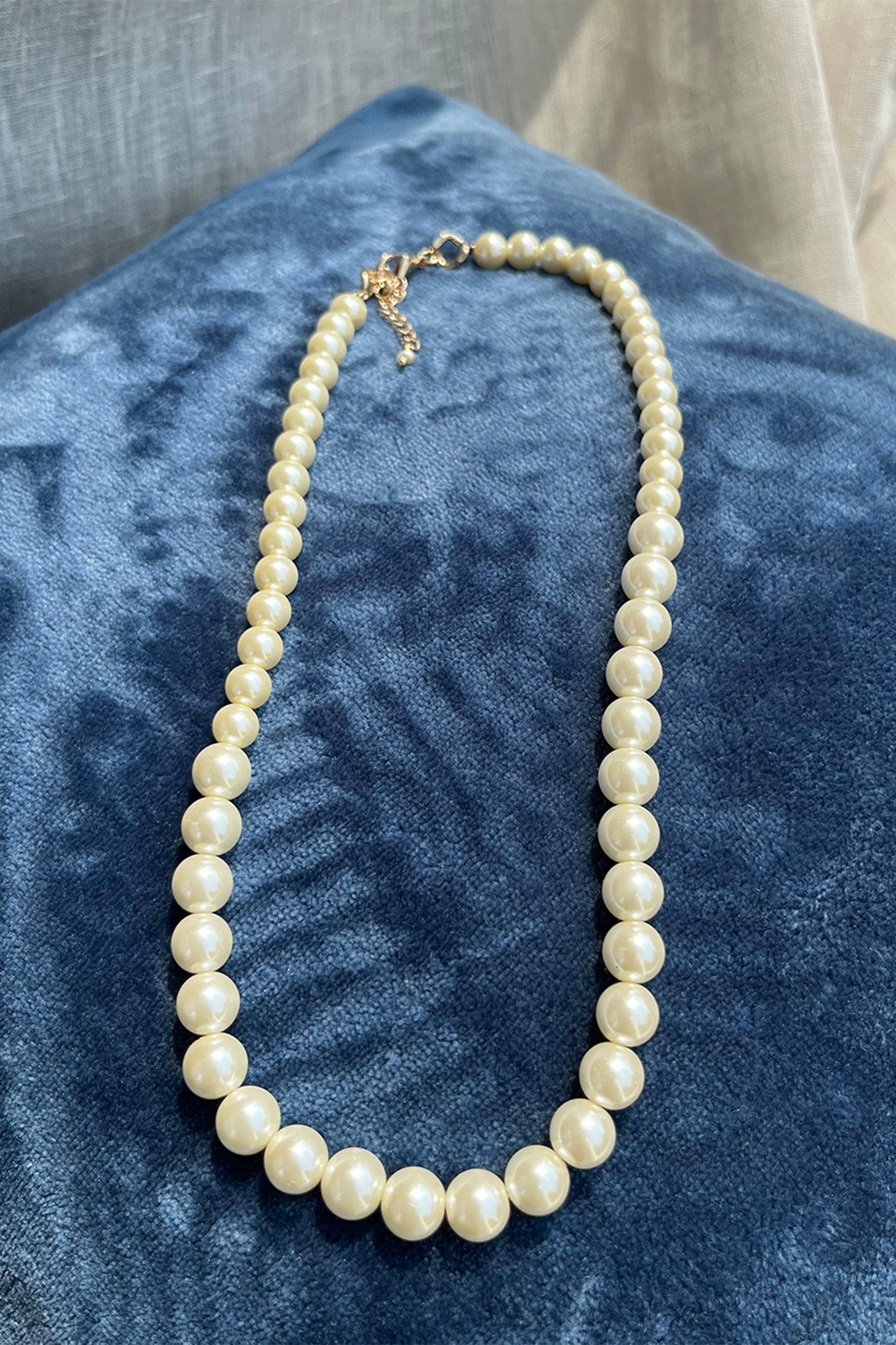 White Pearl Necklace