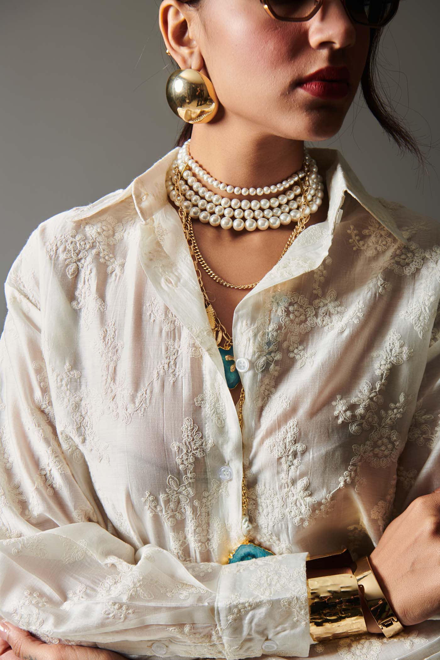 ELEGANT FLORAL BUTTON DOWN EMBROIDERED SHIRT